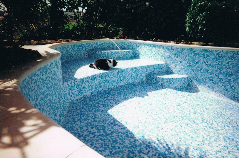 piscine beton mosaique